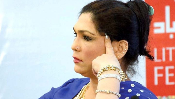  میں ایسے بہت سارے خواجہ سرائوں کو جانتی ہوں جنہوں نے ٹرانس جینڈر ایکٹ نافذ ہونے کے بعد صرف عورت کے طور پر شناختی کارڈ بنوالئے- الماس بوبی۔فائل فوٹو