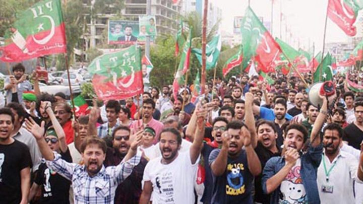 عدالت فریقین کو دھرنے کی اجازت کا این او سی جاری کرنے کا حکم دے۔فائل فوٹو