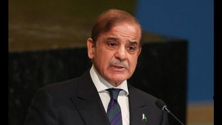 قرضوں کی بروقت ادائیگیاں کی جائیں گی۔فائل فوٹو