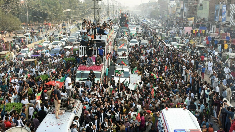 عمران خان کو رش میں پھنسا کرخطاب کرائیں گے۔ویڈیو لیک ہو گئی۔فائل فوٹو