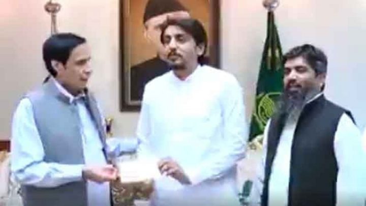 حملہ روکنے والے نوجوان کے وارے نیارے