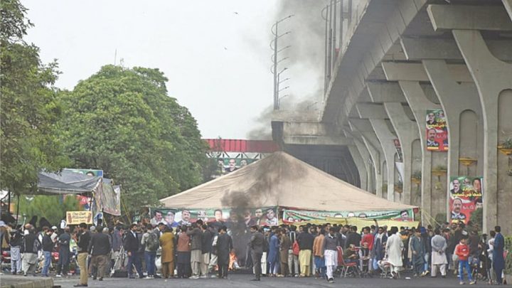  پی ٹی آئی شو کے باعث کھلاڑیوں کی سیکیورٹی میں خلل پڑ سکتا ہے۔فائل فوٹو