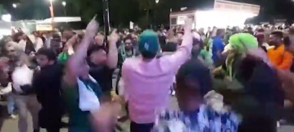 پاکستانی شائقین حوصلہ بلند