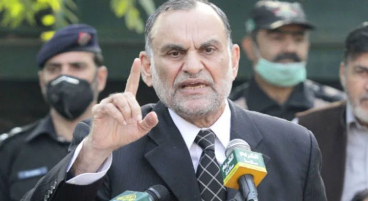 سینیٹر اعظم سواتی پولیس حوالے