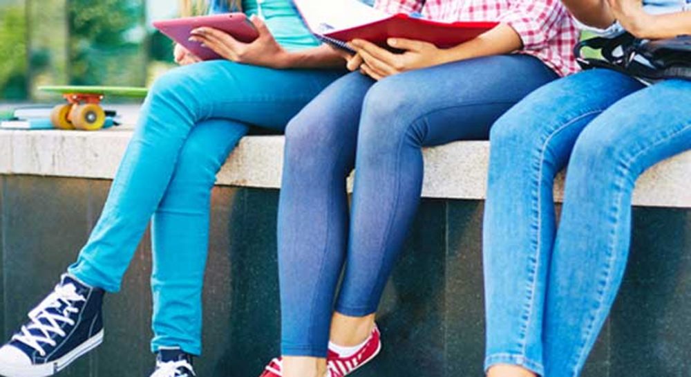 جینز پینٹ ٹی شرٹ پہننے پر پابندی