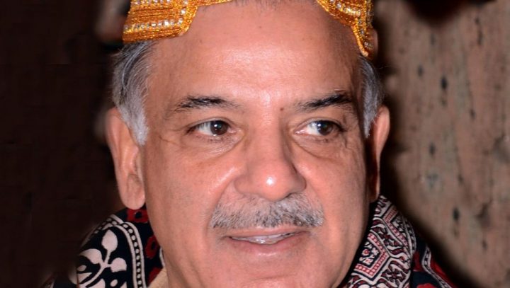 دوست ممالک نے تحائف گزشتہ وزیر اعظم کو نہیں پاکستانی عوام کو دیے تھے۔فائل فوٹو