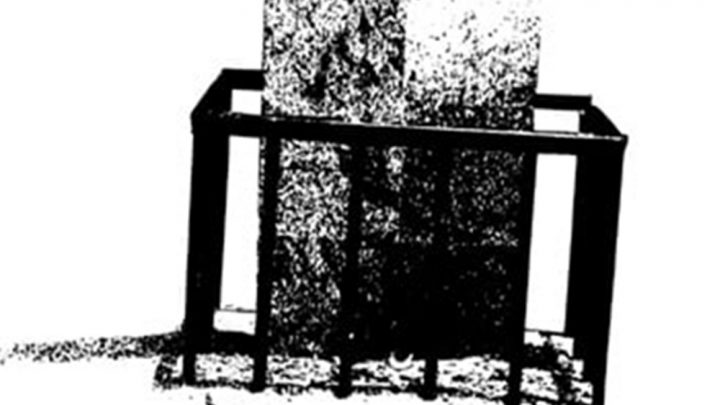  جمشید کوارٹر میں قادیانی ارتداد خانہ کے مینار مسمار کر دیے گئے۔فائل فوٹو