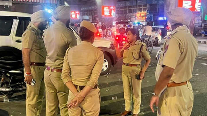 لاشوں کو پوسٹ مارٹم کے لیے ملٹری اسپتال منتقل کردیا گیا۔فائل فوٹو