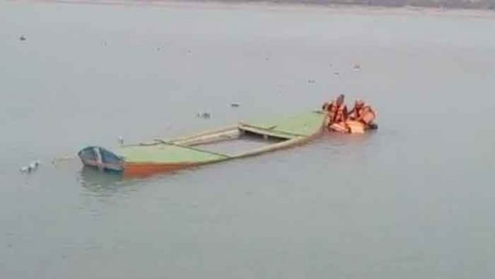 ایک بچے کو ریسکیو کرلیا گیا باقی بچوں کی تلاش جاری ہے، فائل فوٹو