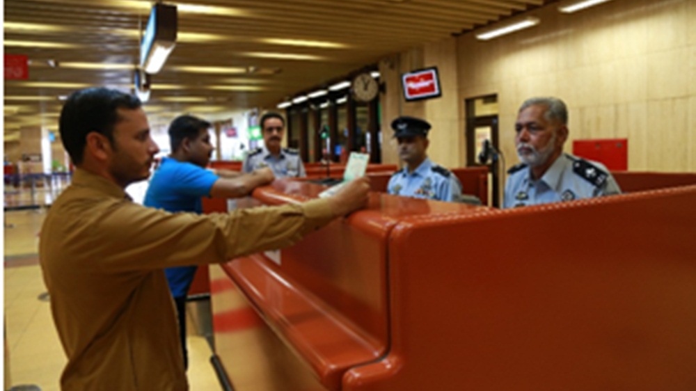  کراچی ایئرپورٹ پر رنگے ہاتھوں گرفتار ملزم کینیڈا جا رہا تھا-فائل فوٹو