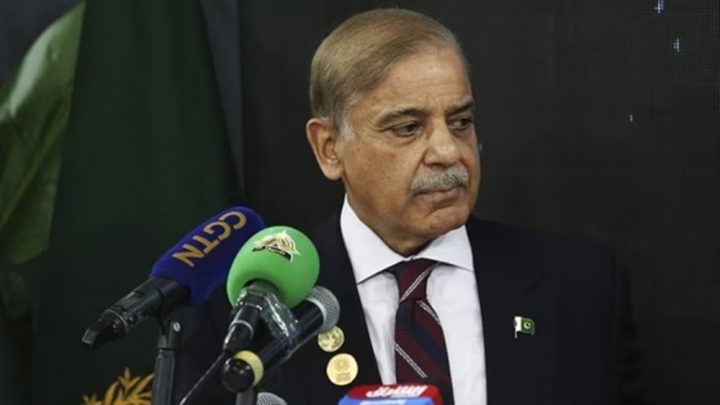 اپوزیشن لیڈر کیساتھ نگران وزیراعظم کے نام پر مشاورت کی منظوری بھی دیدی گئی۔ فائل فوٹو