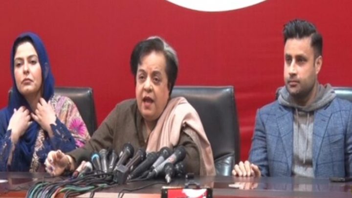 ڈی جی امیگریشن ایک ہفتے میں پی سی ایل سے شیریں مزاری کا نام نکال کر رپورٹ دیں، فائل فوٹو