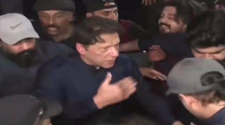 مجھے ابھی تک عدلیہ نے بچایا ہے۔ فائل فوٹو