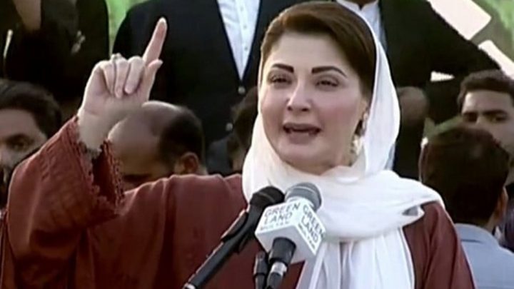 اگلے 5سال وہ نہ صرف بھرپور سیاست کریں گے بلکہ وفاق و پنجاب میں اپنی حکومتوں کی سرپرستی کریں گے، فائل فوٹو 