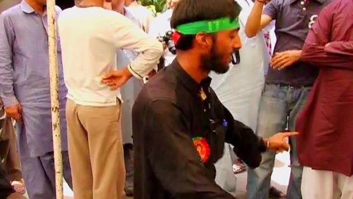 دونوں جماعتوں کے کارکناں دست وگریباں ہو گئے جبکہ ایک دوسرے پر پتھراﺅ بھی کیا ۔ فائل فوٹو