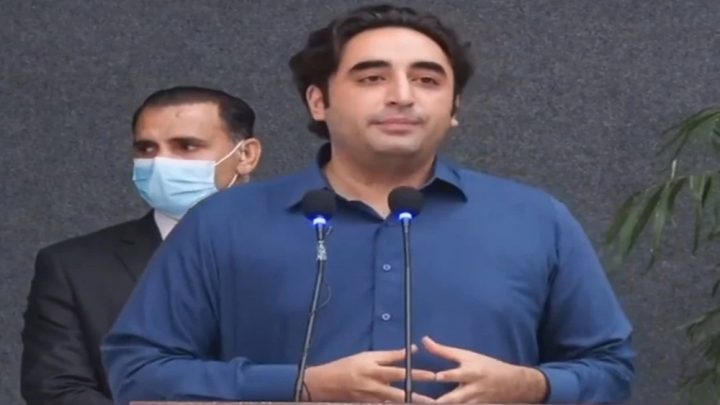 وہ اپنی ہمشیرہ آصفہ زرداری کے ہمراہ ایوان سے چلے گئے، فائل فوٹو