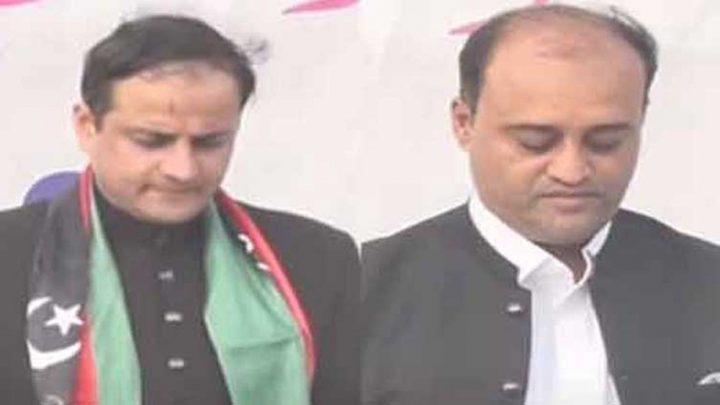 تنقید کا جواب صرف کام سے دیں گے، فائل فوٹو