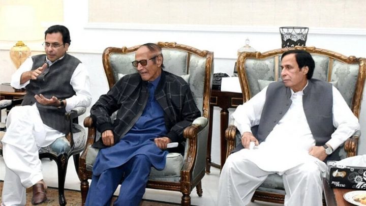 پرویزالہٰی سے ملاقات میں ان کا حال احوال دریافت کیا۔فائل فوٹو