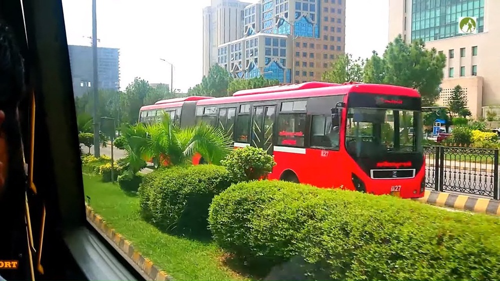 فیض احمد فیض اسٹیشن سےآگے ڈی سی اسلام آباد کی درخواست پر سروس بند کی گئی، فائل فوٹو