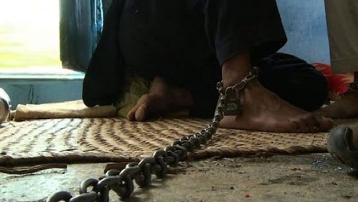 پولیس نے بازیاب کروا کر باپ کو حراست میں لے لیا۔ فائل فوٹو
