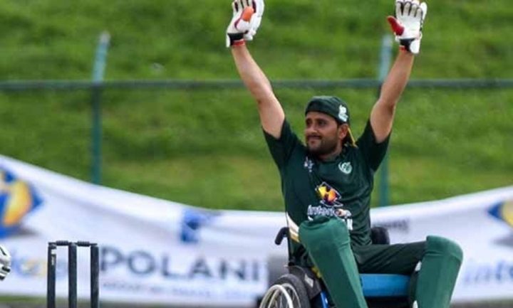 پاکستان نے 5وکٹوں کے نقصان پر 215رنز بنائے تھے، فائل فوٹو