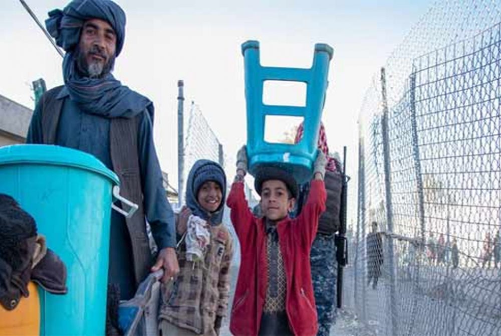 Выслать всех таджиков. UNHCR Таджикистан. Домой Таджикистан. Таджикистан беженцы Афганистана.