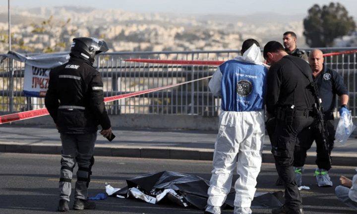 پولیس کی جوابی فائرنگ میں حملہ آور بھی مارے گئے، فائل فوٹو