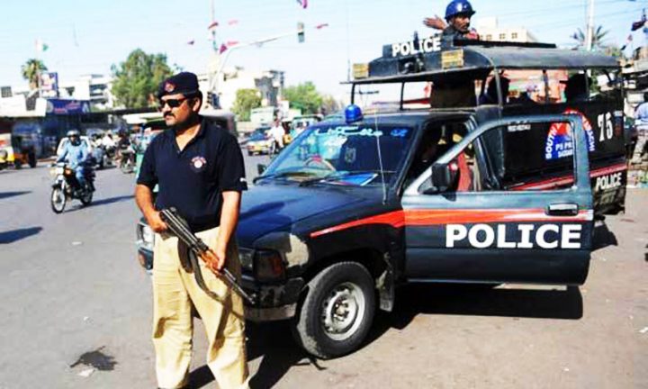 ملزمان اپنے زخمی ساتھی کے ساتھ فرار ہو گئے، فائل فوٹو