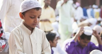  مقامی تاجر عاطف سوداگر کے اقدام سے سینکڑوں بچے پانچوں وقت نماز پڑھ رہے ہیں، فائل فوٹو