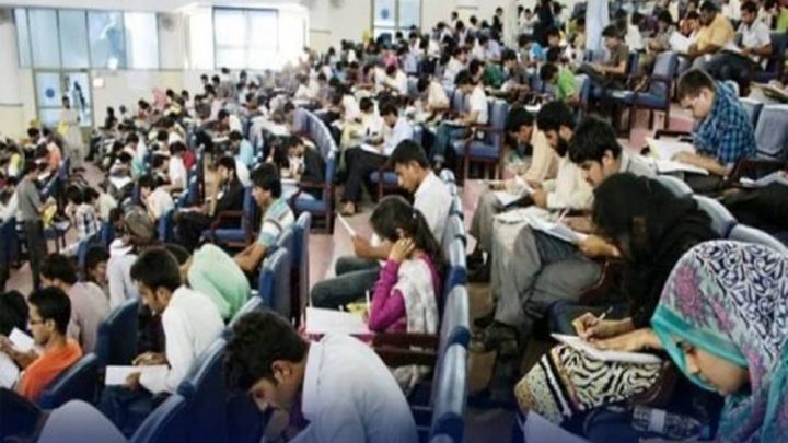شدید بدنظمی کے دوران ٹینٹ ہی اکھاڑ دیا گیا، فائل فوٹو