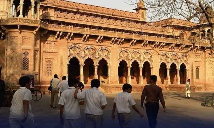 احد چیمہ کے دونوں بچوں کی تین سال کی فیس معاف کی گئی ، فائل فوٹو