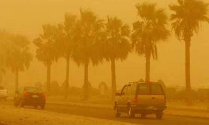 طوفان کے باعث معمولاتِ زندگی متاثر ہوئے ہیں، فائل فوٹو