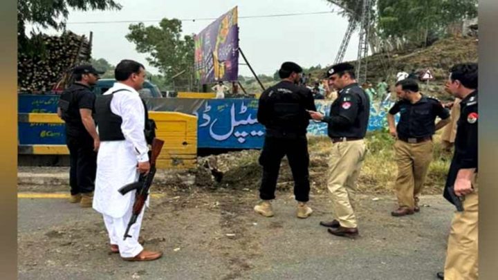 دھماکے کی اطلاع ملتے ہی پولیس اور ریسکیو ٹیمیں موقع پر پہنچ گئیں، فائل فوٹو