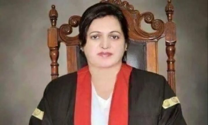 جسٹس عالیہ نیلم نے پنجاب یونیورسٹی لا کالج سے 1995میں لاء کی ڈگری حاصل کی، فائل فوٹو