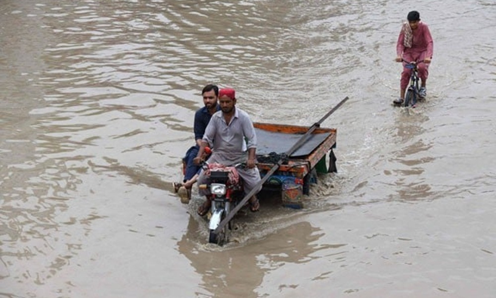 سکھر میں دو روز کے دوران 300 ملی میٹر ریکارڈ ہونے کی بات بالکل غلط ہے، فائل فوٹو