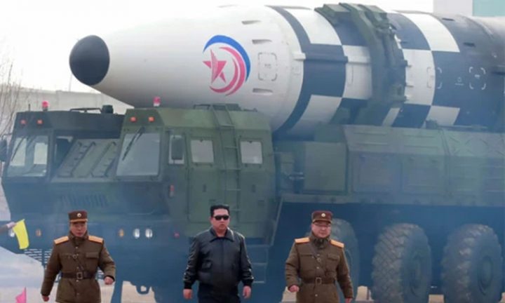 بیلسٹک میزائل نے گرنے سے قبل 86 منٹ تک 7 ہزار کلو میٹر کی ممکنہ اونچائی تک پرواز کی، فائل فوٹو