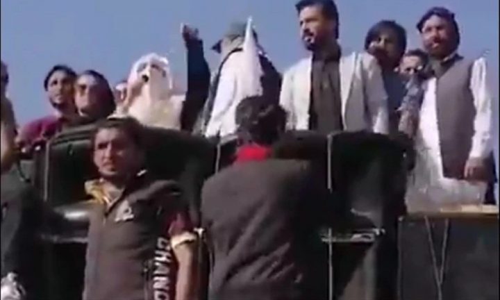 بشریٰ بی بی نے کارکنوں سے خطاب کیا جس کی ویڈیو سامنے آگئی، فوٹوسوشل میڈیا
