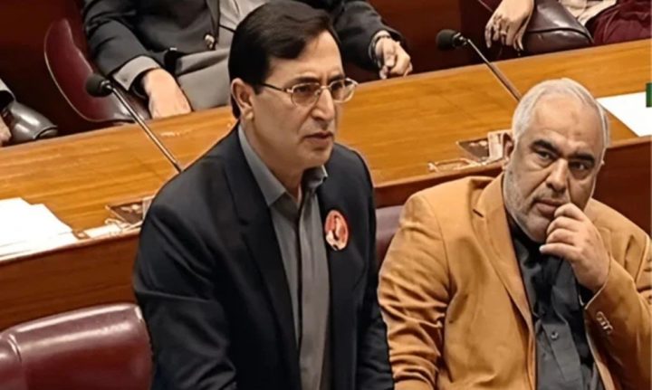 فوٹو بشکریہ مقامی میڈیا