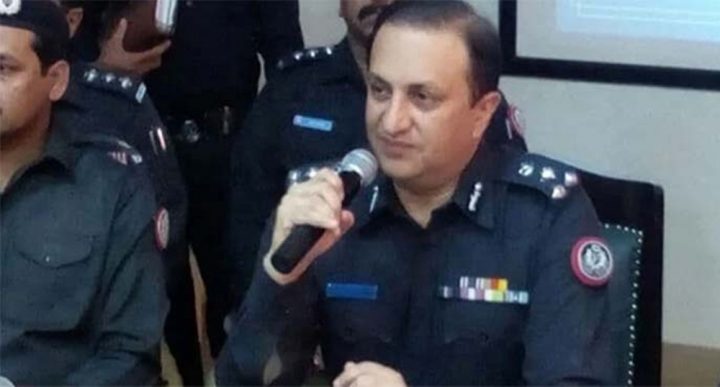 57 فیصد حادثات چھوٹی گاڑیوں کی غفلت کے باعث ہوتے ہیں، فائل فوٹو