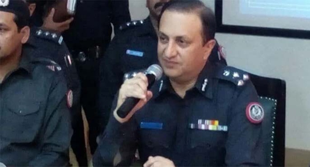 57 فیصد حادثات چھوٹی گاڑیوں کی غفلت کے باعث ہوتے ہیں، فائل فوٹو