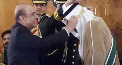 صدرآصف علی زرداری نے ولی عہد شیخ خالد بن محمد زاید النہیان کو نشان پاکستان عطا کیا، فوٹو سرکاری میڈیا