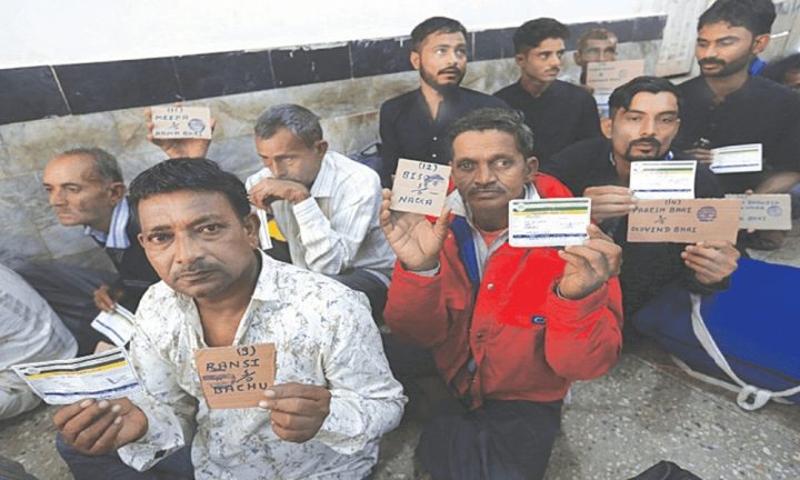 جیل سے رہائی کے وقت ماہی گیروں کو اخراجات کی معقول رقم سمیت تحائف بھی دیے گئے، فائل فوٹو