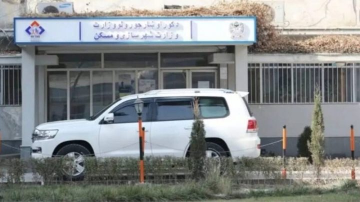 حملہ آور کو گولی لگتے ہی زور دار دھماکا ہوا، فائل فوٹو