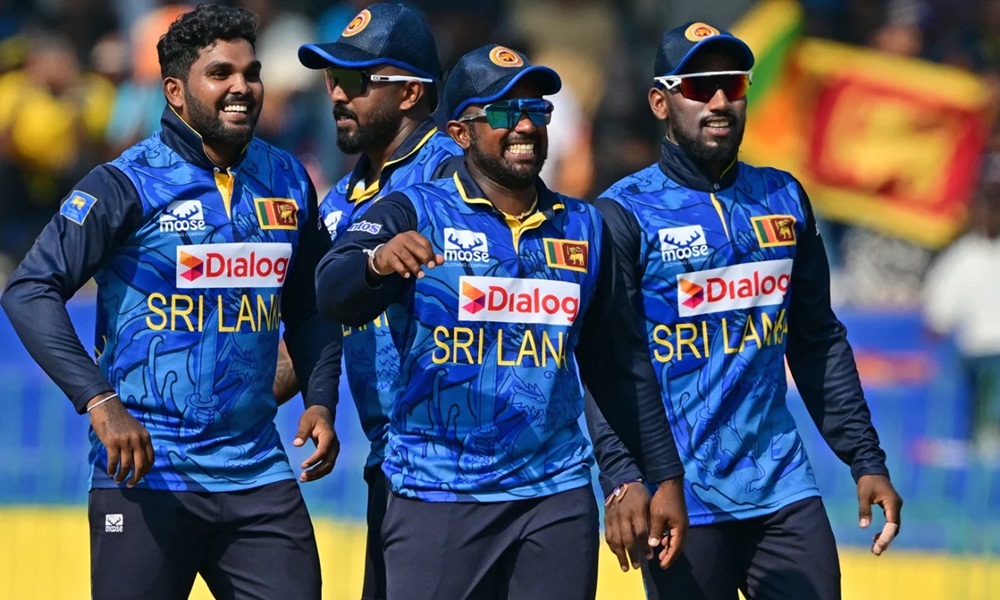 کوشل مینڈس 101 رن بنا کر نمایاں رہے تھے انہیں مین آف دی میچ قرار دیا گیا، فوٹو میڈیا