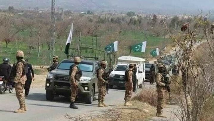 سیکیورٹی فورسز کی نقل و حرکت کے باعث راستوں پر کرفیو لگانے کا فیصلہ کیا گیا، فائل فوٹو