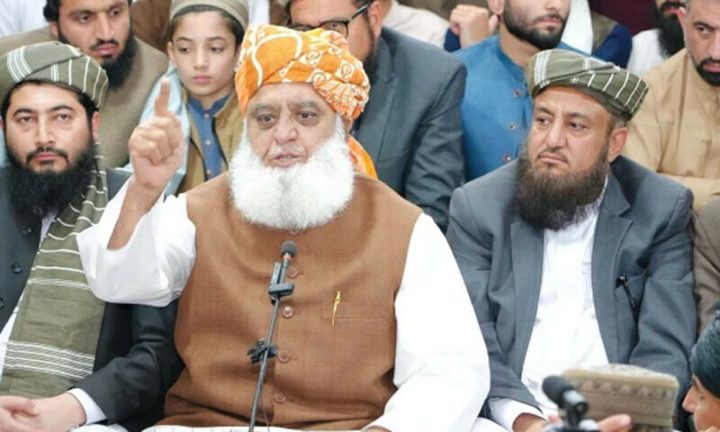 یہ لوگ مساجد کو نشانہ بنا رہے ہیں، فوٹو مقامی میڈیا