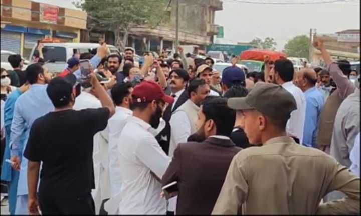 فوٹو مقامی میڈیا