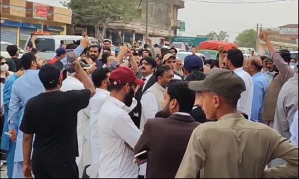 فوٹو مقامی میڈیا