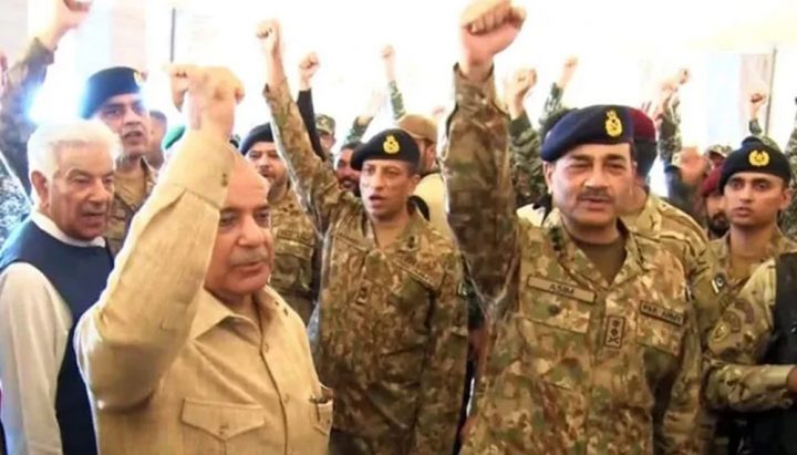 وزیرِ اعظم کا 16 مئی کو افواج پاکستان کو خراج تحسین پیش کرنے اور اللہ کے حضور سجدہ شکر بجا لانے کے دن کے طور پر منانے کا فیصلہ کیا گیا، فوٹو