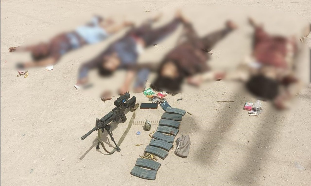 ہلاک ہونے والے بھارتی اسپانسر شدہ خوارج سے اسلحہ اور گولہ بارود بھی برآمد ہوا، فوٹو آئی ایس پی آر